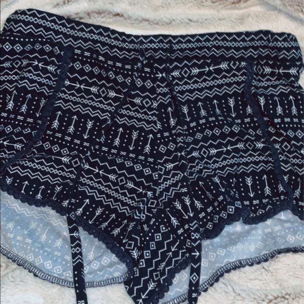 Cozy patterned shorts💙
